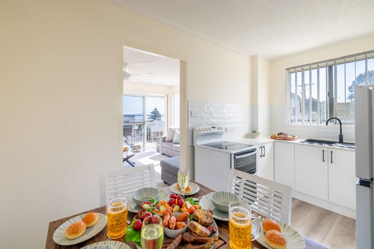 Yarramundi, 4/47 Magnus Street – air conditioned unit with air con, wi-fi, water views and close to town
