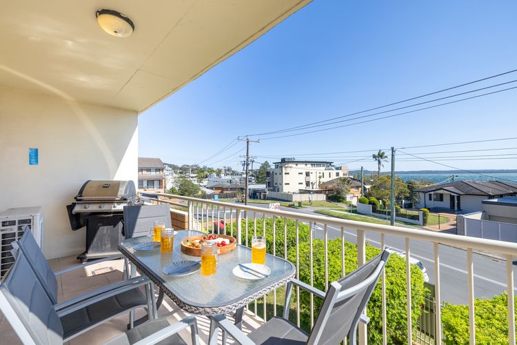 Yarramundi, 4/47 Magnus Street – air conditioned unit with air con, wi-fi, water views and close to town