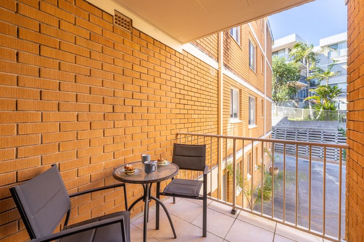Yarramundi, 4/47 Magnus Street – air conditioned unit with air con, wi-fi, water views and close to town