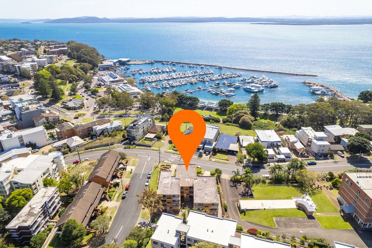 Yarramundi, 4/47 Magnus Street – air conditioned unit with air con, wi-fi, water views and close to town