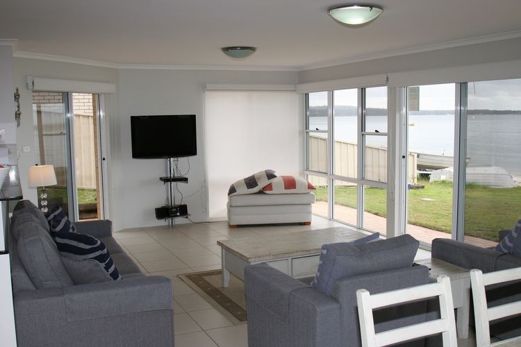 The Clippers, 1/131 Soldiers Point Road – fabulous waterfront unit