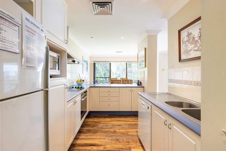 Bay Parklands, 49/2 Gowrie Ave – ducted aircon, WIFI, views, pool, tennis