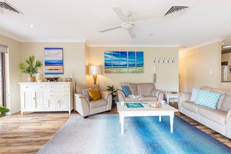 Bay Parklands, 49/2 Gowrie Ave – ducted aircon, WIFI, views, pool, tennis