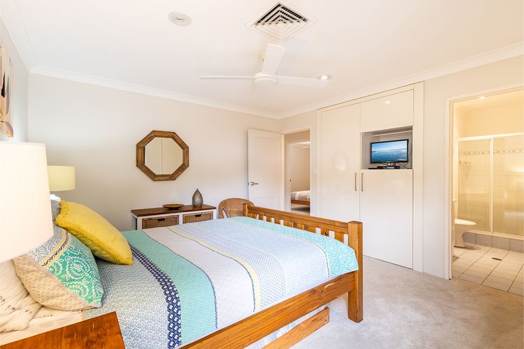 Bay Parklands, 49/2 Gowrie Ave – ducted aircon, WIFI, views, pool, tennis