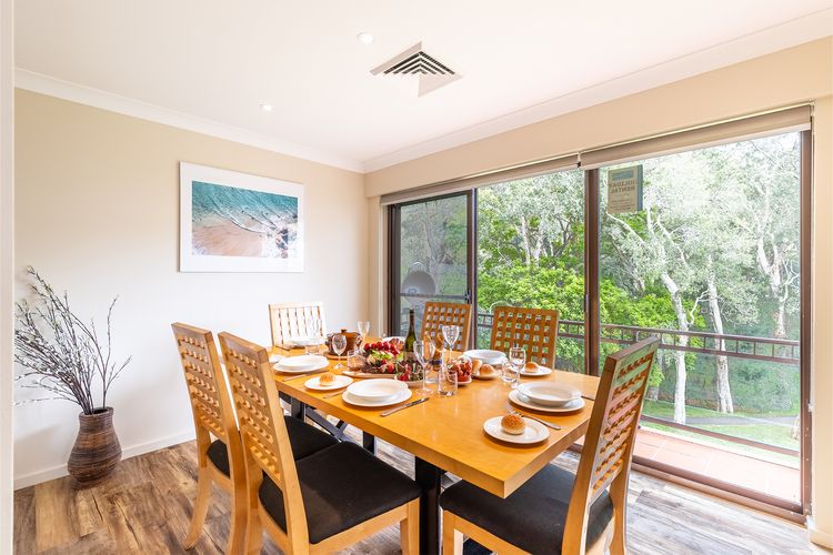 Bay Parklands, 49/2 Gowrie Ave – ducted aircon, WIFI, views, pool, tennis