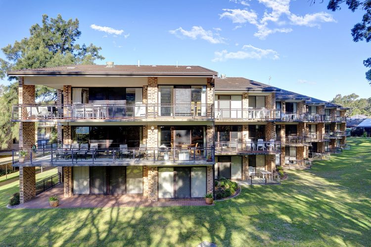 Bay Parklands, 49/2 Gowrie Ave – ducted aircon, WIFI, views, pool, tennis