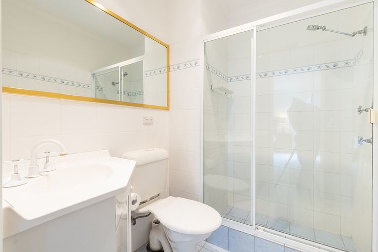 Bay Parklands, 49/2 Gowrie Ave – ducted aircon, WIFI, views, pool, tennis