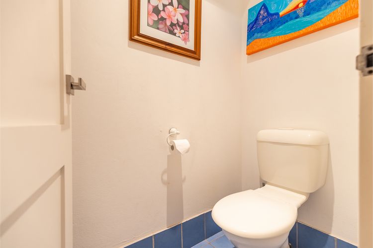 Bay Parklands, 49/2 Gowrie Ave – ducted aircon, WIFI, views, pool, tennis