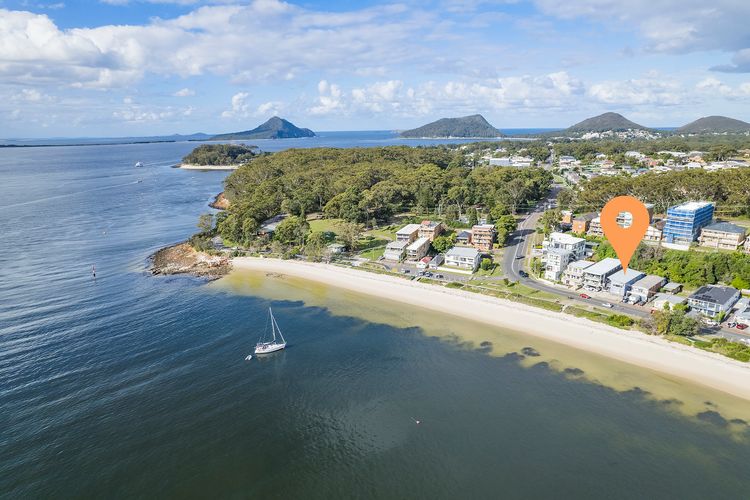 Bayside, 5/21 Victoria Parade – Unit in unbeatable location, with linen and bed making and air conditioning