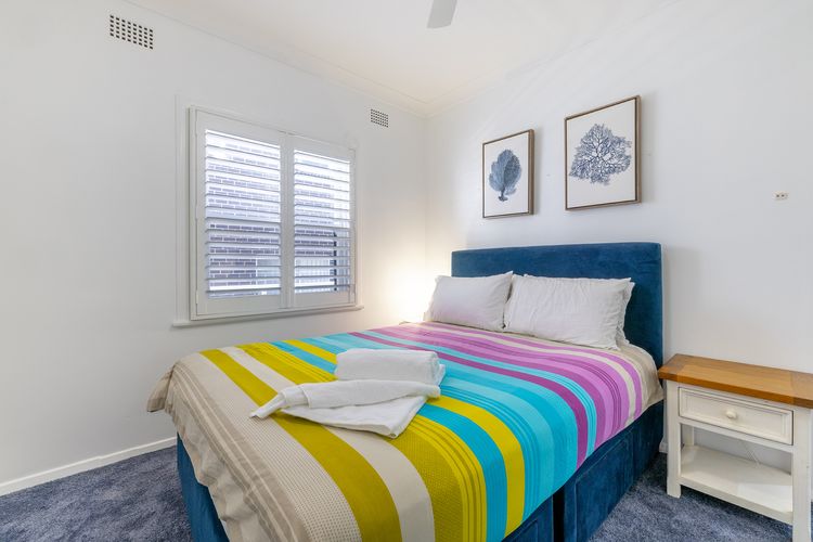 Bayside, 5/21 Victoria Parade – Unit in unbeatable location, with linen and bed making and air conditioning