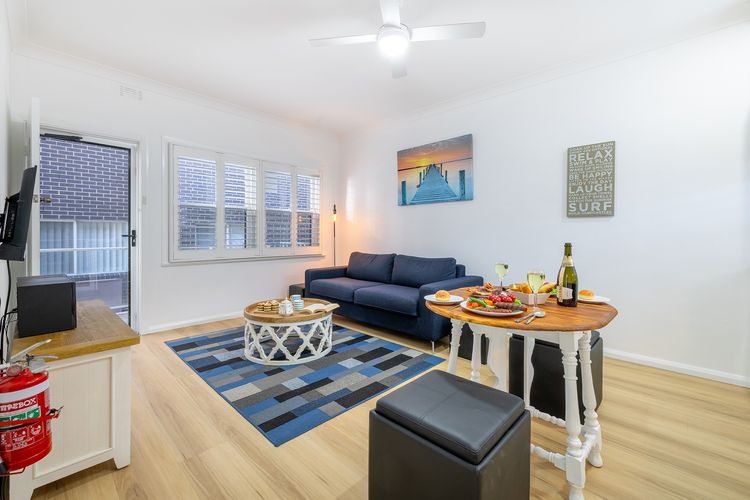 Bayside, 5/21 Victoria Parade – Unit in unbeatable location, with linen and bed making and air conditioning
