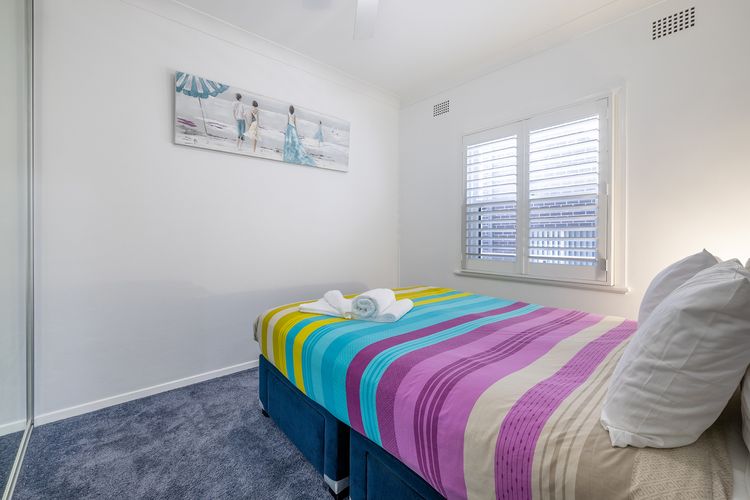 Bayside, 5/21 Victoria Parade – Unit in unbeatable location, with linen and bed making and air conditioning