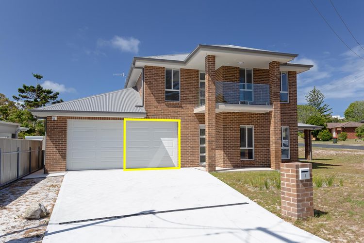 5 Bent Street – huge house with Foxtel & Aircon