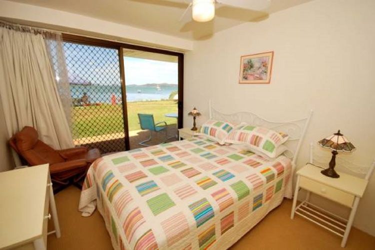 Harbourside, 5/3-7 Soldiers Point Road – ground floor waterfront unit