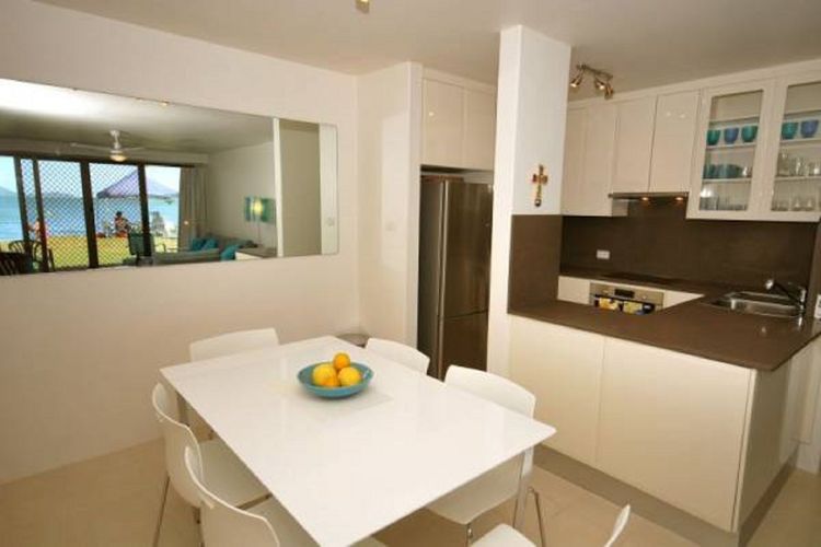 Harbourside, 5/3-7 Soldiers Point Road – ground floor waterfront unit