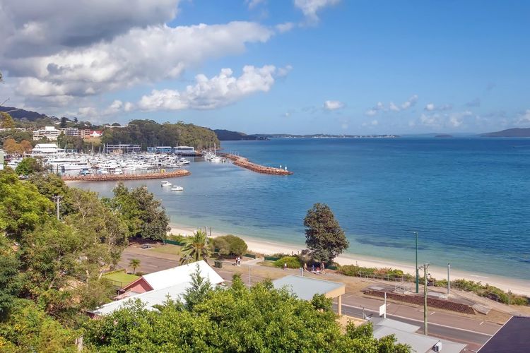 Quarterdeck, 5/12 Magnus Street – panoramic water views & close to town