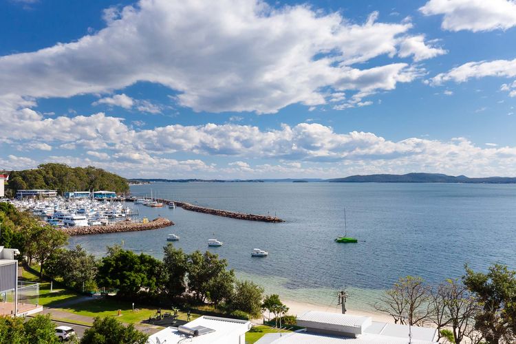 The Poplars, 1/36 Magnus St – Delightful unit with panoramic water views, pool, Linen, Aircon & WIFI