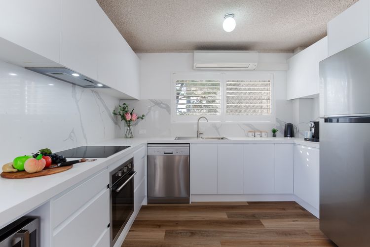 The Poplars, 1/36 Magnus St – Delightful unit with panoramic water views, pool, Linen, Aircon & WIFI