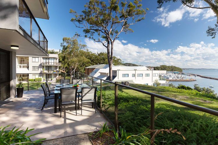 The Poplars, 1/36 Magnus St – Delightful unit with panoramic water views, pool, Linen, Aircon & WIFI