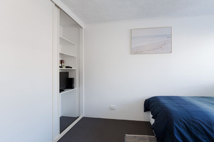 The Poplars, 1/36 Magnus St – Delightful unit with panoramic water views, pool, Linen, Aircon & WIFI