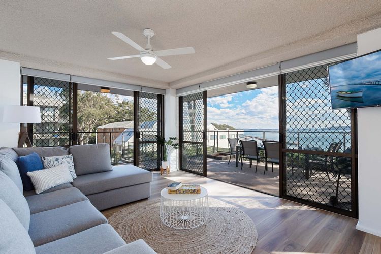The Poplars, 1/36 Magnus St – Delightful unit with panoramic water views, pool, Linen, Aircon & WIFI