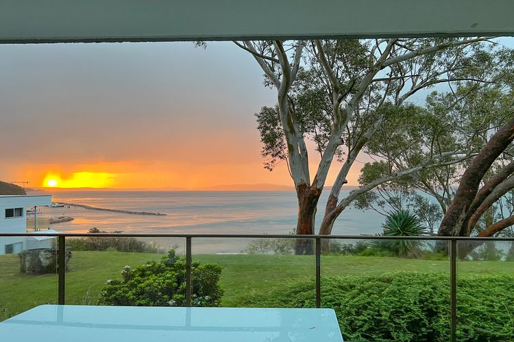 The Poplars, 1/36 Magnus St – Delightful unit with panoramic water views, pool, Linen, Aircon & WIFI