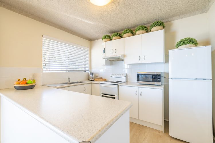 Shoal Towers, 5/11 Shoal Bay Rd – Air Conditioned + WIFI – fantastic location with water views