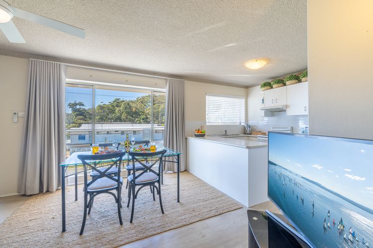 Shoal Towers, 5/11 Shoal Bay Rd – Air Conditioned + WIFI – fantastic location with water views