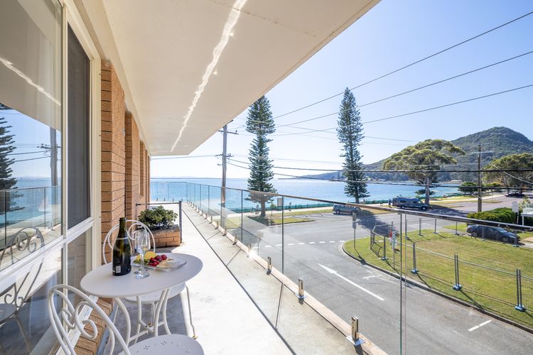 Shoal Towers, 5/11 Shoal Bay Rd – Air Conditioned + WIFI – fantastic location with water views