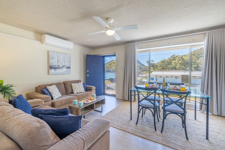 Shoal Towers, 5/11 Shoal Bay Rd – Air Conditioned + WIFI – fantastic location with water views