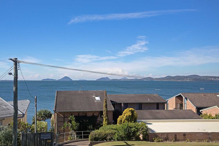 The Point, 5/5-7 Mitchell Street – large balcony with great water views