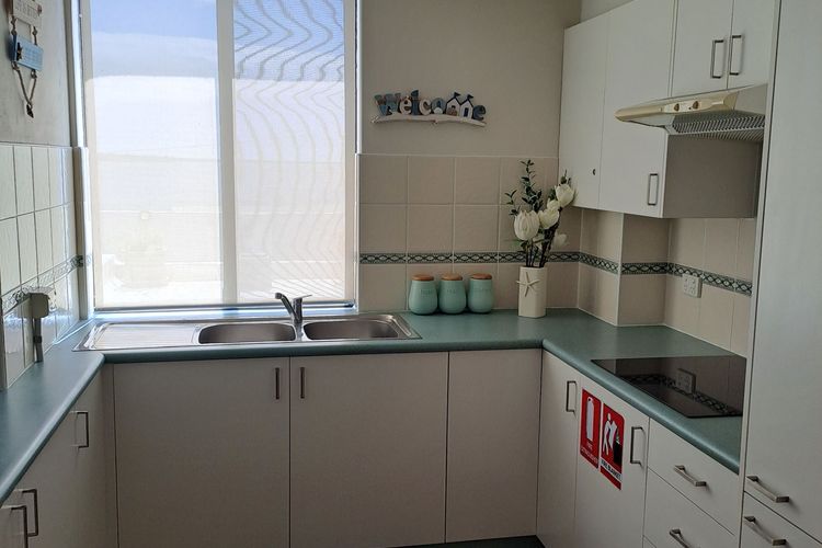The Point, 5/5-7 Mitchell Street – large balcony with great water views