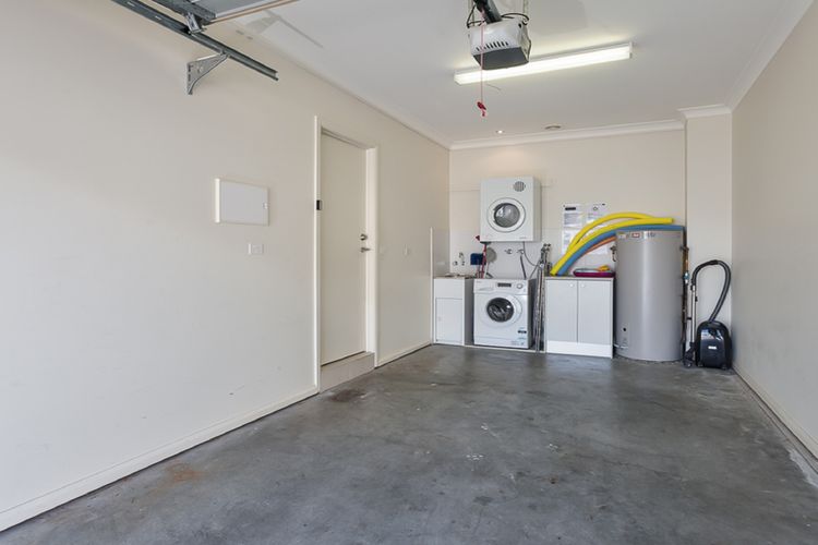 Pacific Blue  516/265 Sandy Point Road- private pool, aircon, WIFI