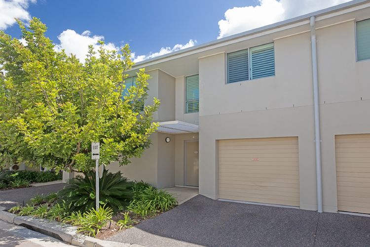 Pacific Blue  516/265 Sandy Point Road- private pool, aircon, WIFI
