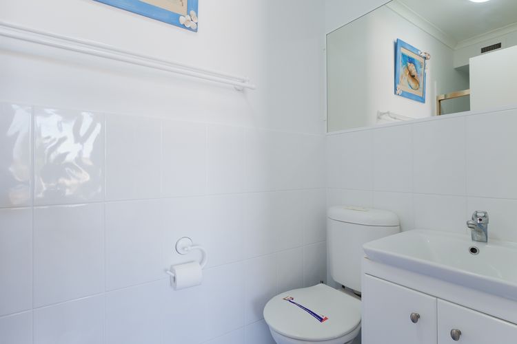 Bay Parklands, 54/2 Gowrie Avenue – air con, wifi, pool, tennis court,child friendly