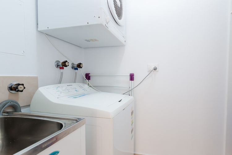 Bay Parklands, 54/2 Gowrie Avenue – air con, wifi, pool, tennis court,child friendly