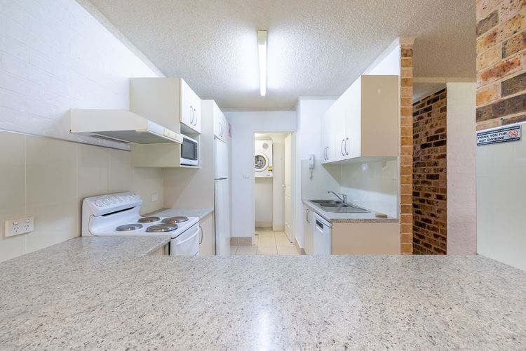 Bay Parklands, 56/2 Gowrie Ave – ground floor, air conditioned, wifi & Foxtel