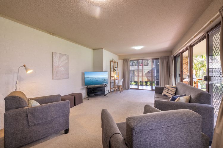 Bay Parklands, 56/2 Gowrie Ave – ground floor, air conditioned, wifi & Foxtel