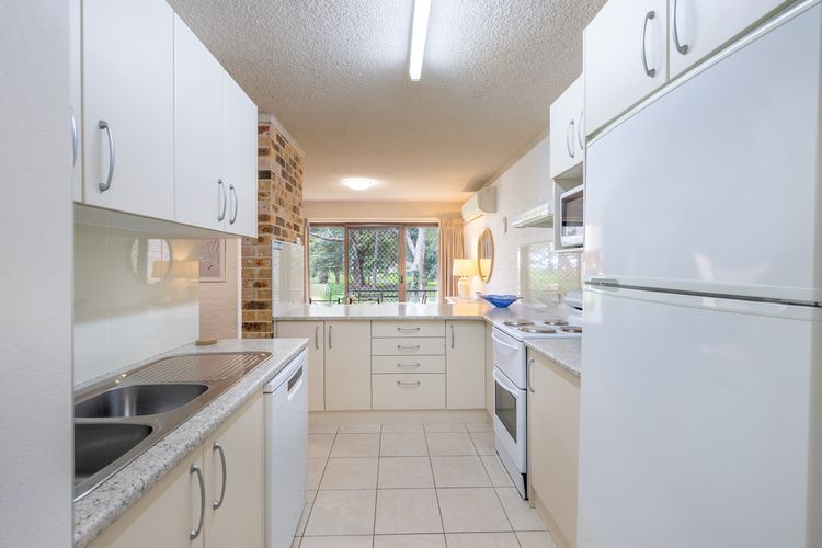 Bay Parklands, 56/2 Gowrie Ave – ground floor, air conditioned, wifi & Foxtel