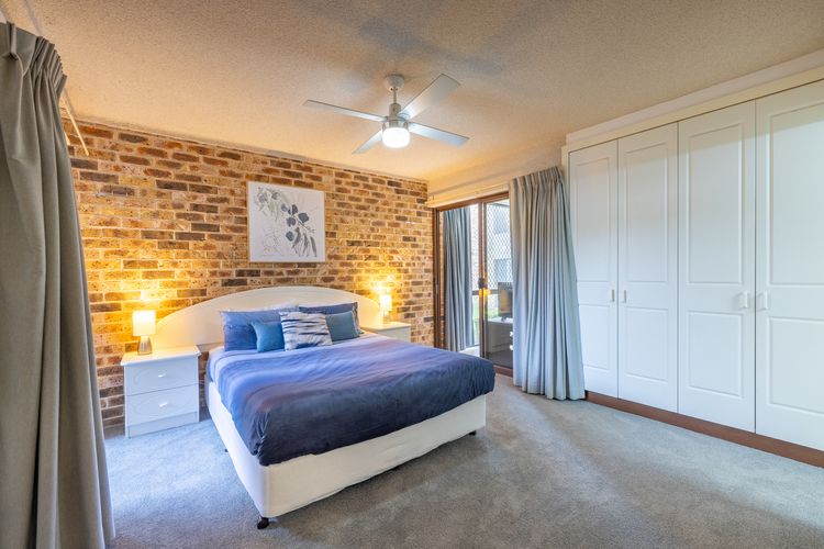 Bay Parklands, 56/2 Gowrie Ave – ground floor, air conditioned, wifi & Foxtel