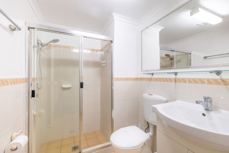 Bay Parklands, 56/2 Gowrie Ave – ground floor, air conditioned, wifi & Foxtel