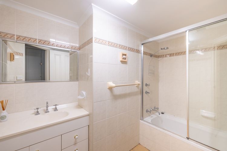 Bay Parklands, 56/2 Gowrie Ave – ground floor, air conditioned, wifi & Foxtel