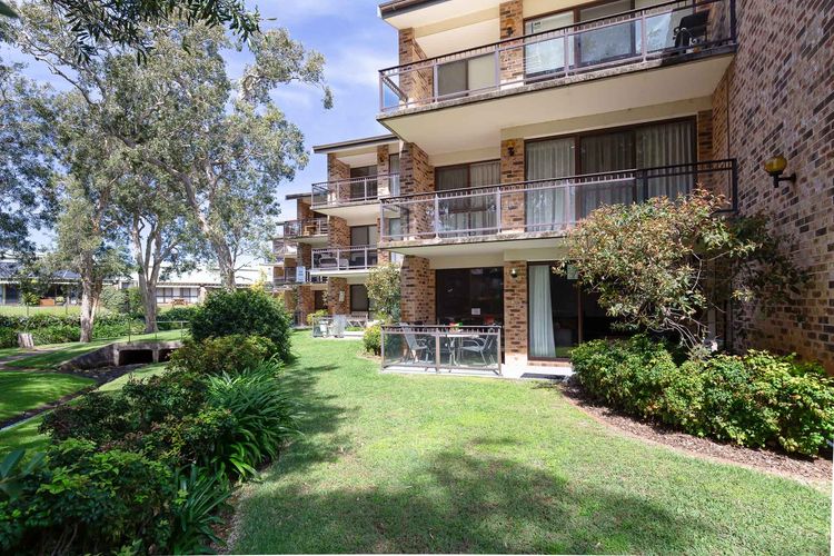 Bay Parklands, 57/2 Gowrie Ave – ground floor unit with pool, tennis court & aircon