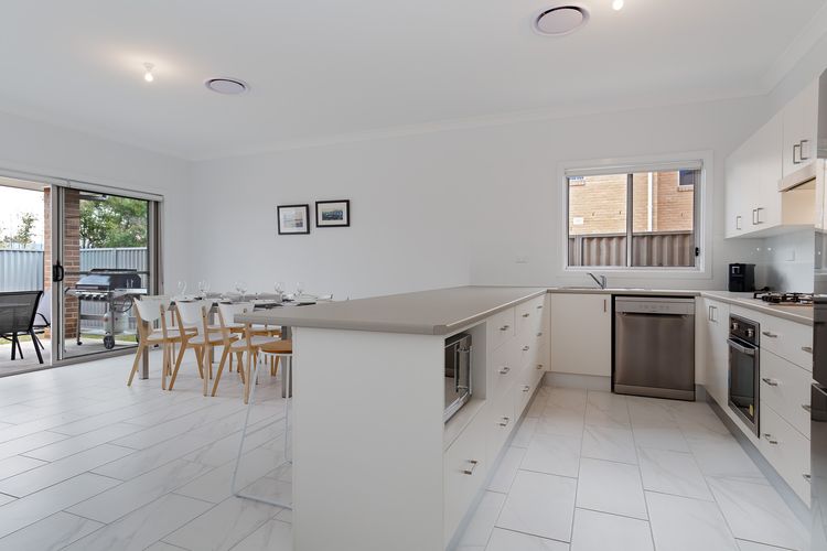 5b Bent Street – LARGE HOUSE WITH DUCTED AIR CON, WIFI & FOXTEL