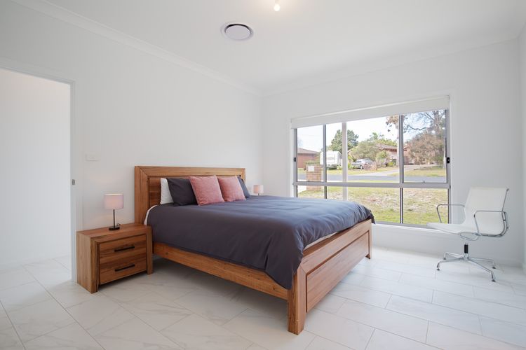 5b Bent Street – LARGE HOUSE WITH DUCTED AIR CON, WIFI & FOXTEL