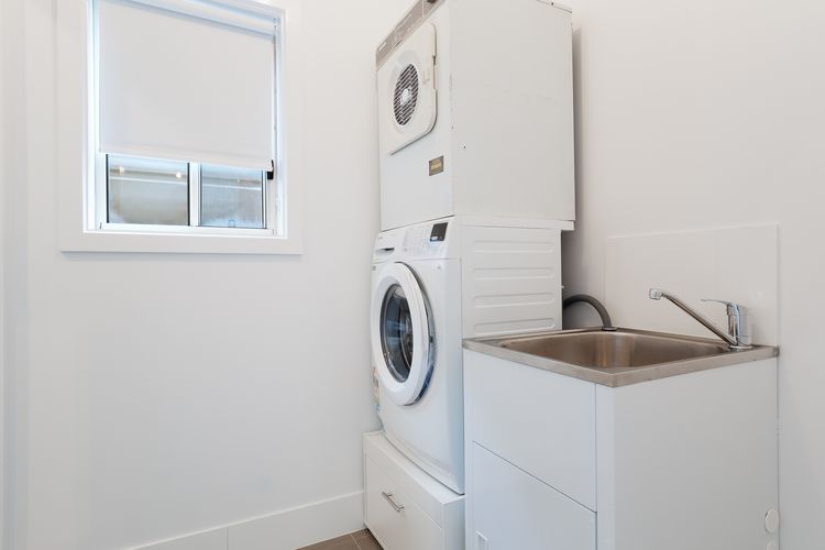 5b Bent Street – LARGE HOUSE WITH DUCTED AIR CON, WIFI & FOXTEL