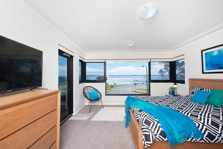 Florentine, 6/11 Columbia Close – stunning unit with sensational views