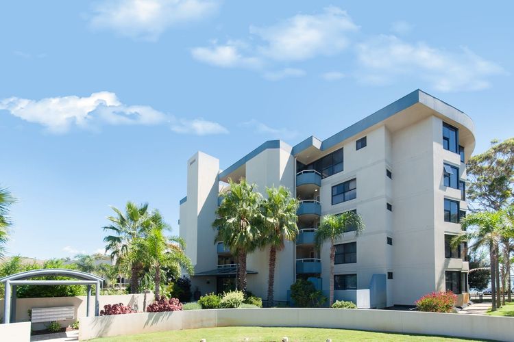 Florentine, 6/11 Columbia Close – stunning unit with sensational views