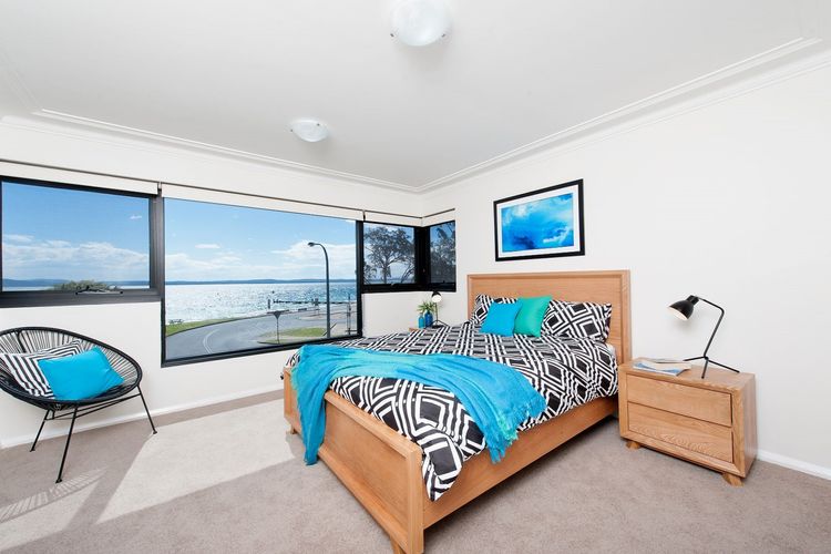 Florentine, 6/11 Columbia Close – stunning unit with sensational views