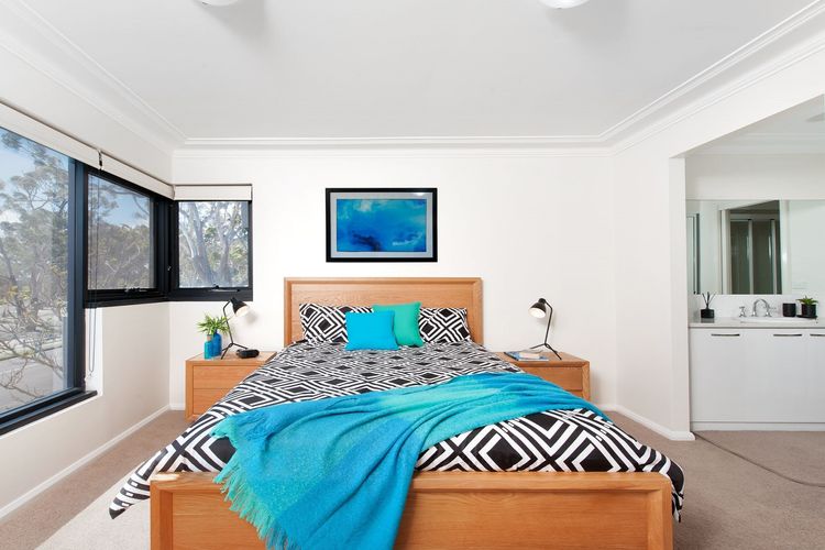 Florentine, 6/11 Columbia Close – stunning unit with sensational views